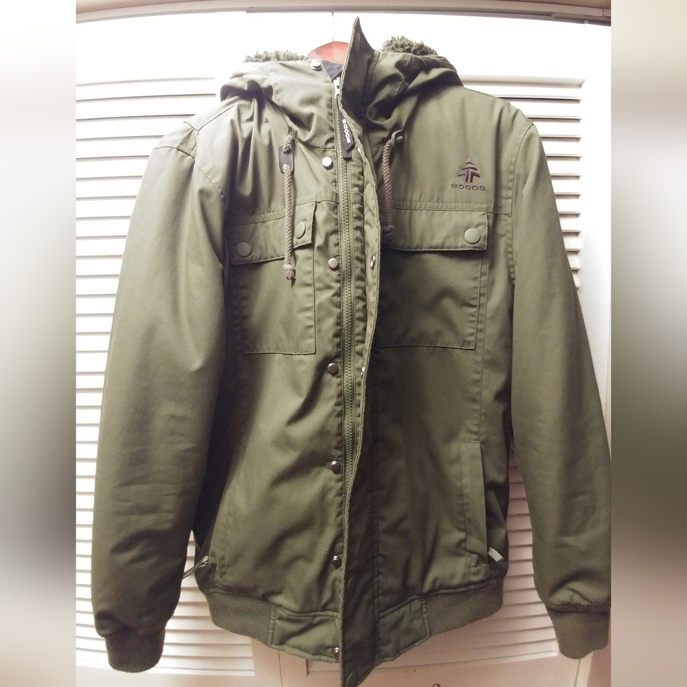 Women's Green Hooded Woods Winter Jacket - Picture 5 of 8